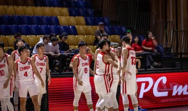 官宣，上海男篮3人离队，2小前锋+1内线，王哲林送祝福|张子|赵杰|张懿|纽约尼克斯队|张子一_新浪体育_新浪新闻