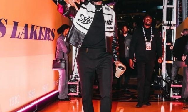 开云体育app-伤病报告更新！詹姆斯有望“提前”复出驰援紫金军团